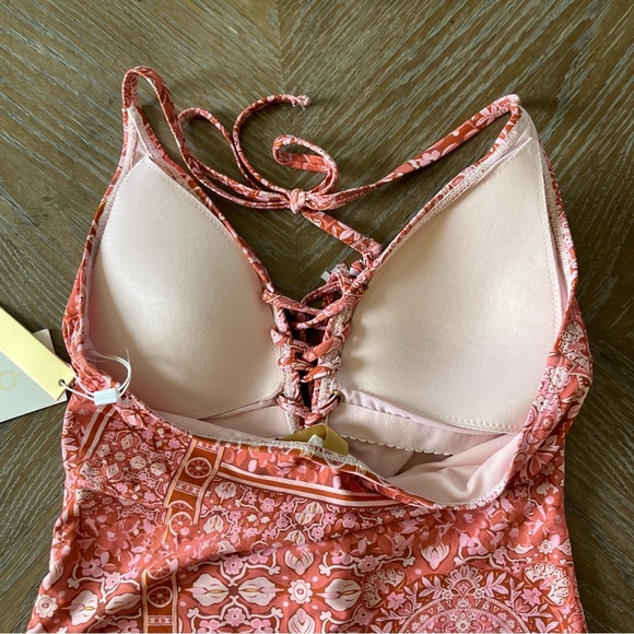 NWT Woman’s On Shore 1 Piece Floral Tummy Control Swimsuit in Coral (10) - Picture 7 of 9